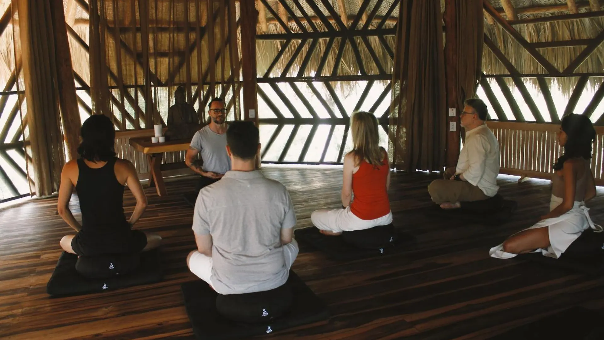 Senda Loto Retreat Meditation Yoga Santa Marta  El Zaino